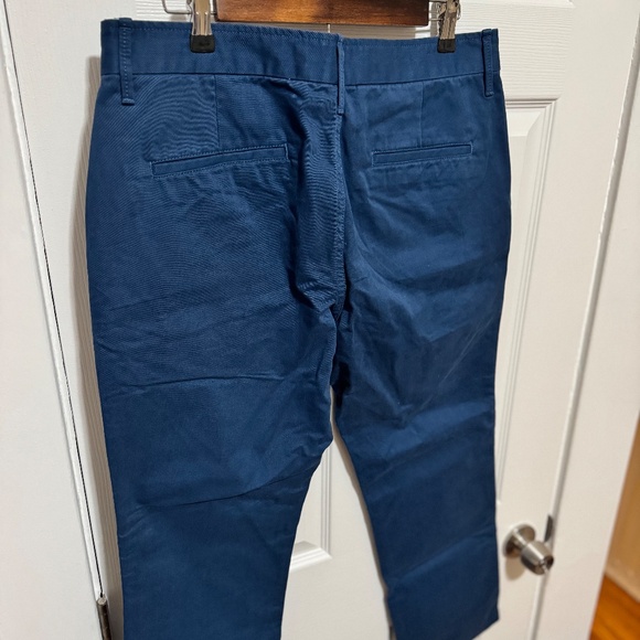 Men’s Khaki Pants (33x28) | Gap Lived-in Slim Khakis - Picture 4 of 10